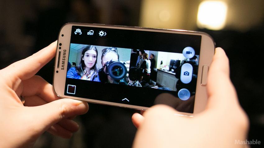 Samsung Galaxy S4 dual-shot mode