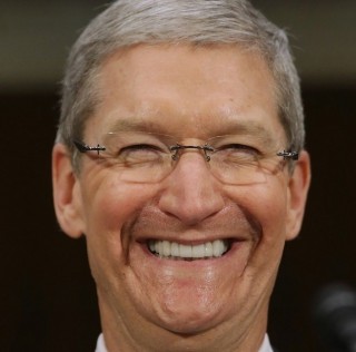 Apple Profits Hit Record, Cash Giveaway Swells