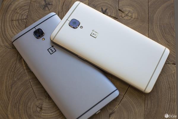 OnePlus 3 Soft Gold edition looks far more attractive than the regular Graphite version