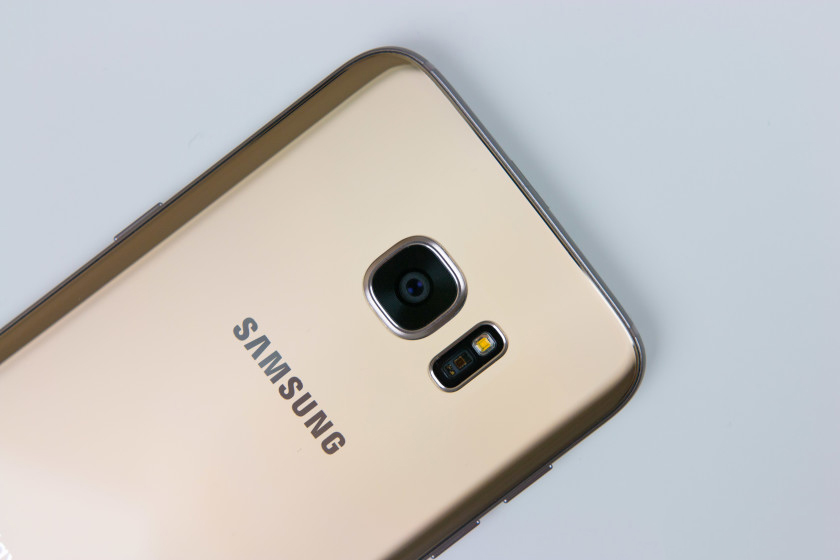 Galaxy Note 7 production cutoff increases demand for Galaxy S7 edge