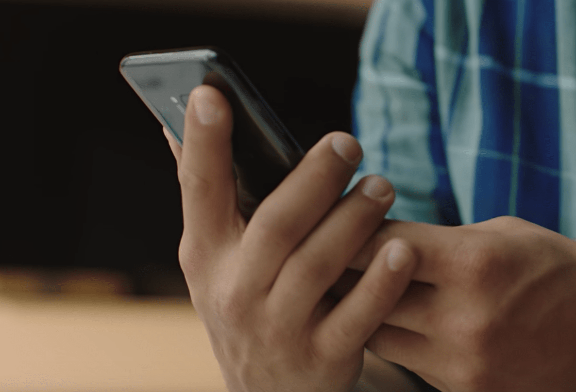 Image of fingerprint scanner at the back of the Galaxy S8
