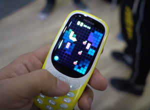 Snake Game being played on the new Nokia 3310 2017