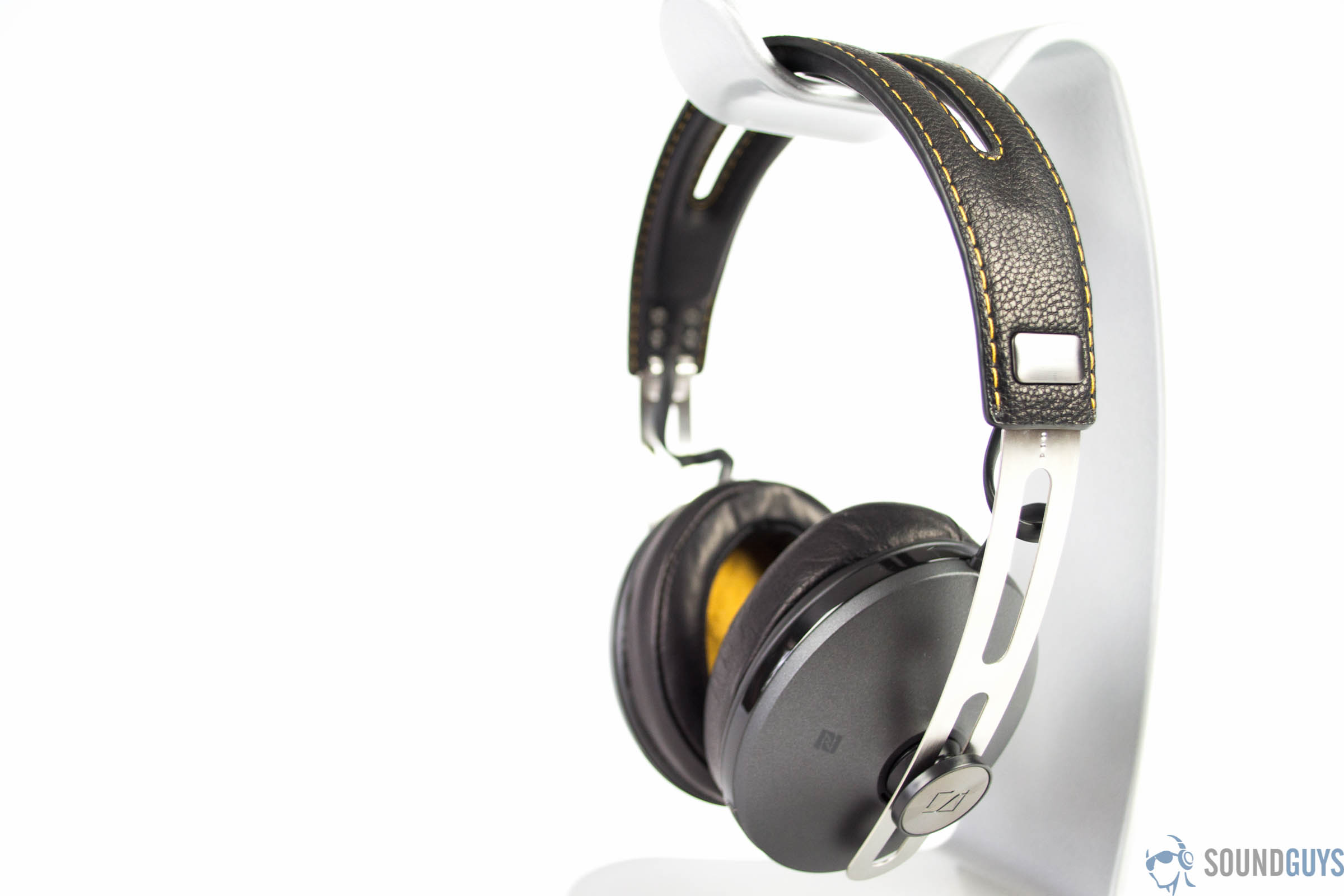 Sennheiser momentum 4 wireless купить. Sennheiser Momentum 4 Wireless. Наушники Sennheiser Momentum m2 AEBT. Sennheiser Momentum 4 White. Sennheiser Momentum 3 White.