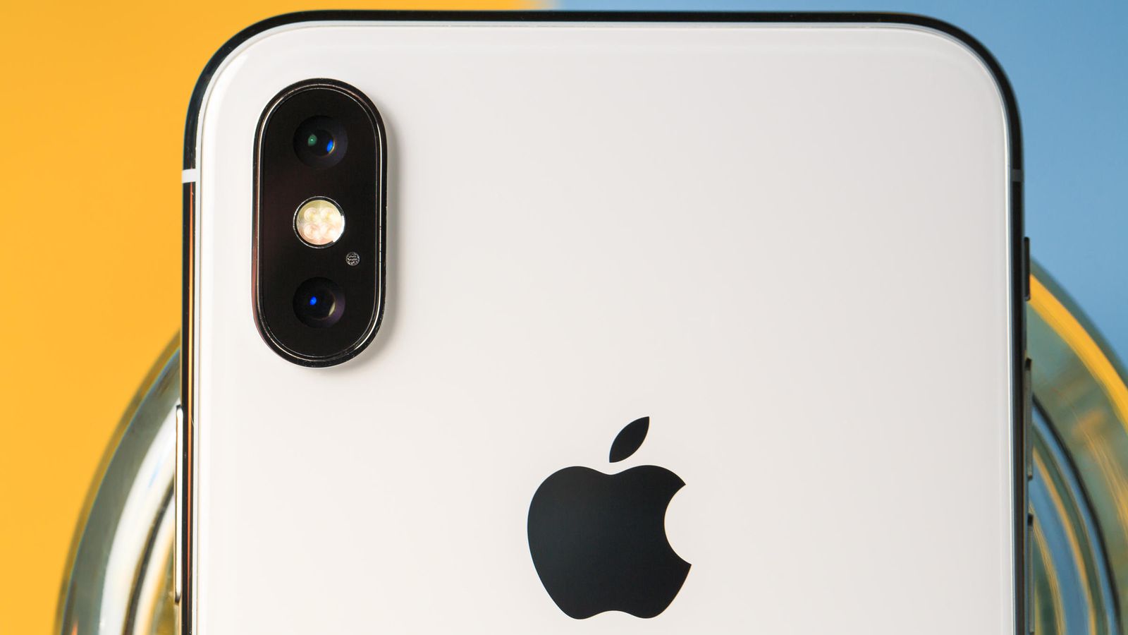 iPhone X dual-camera setup