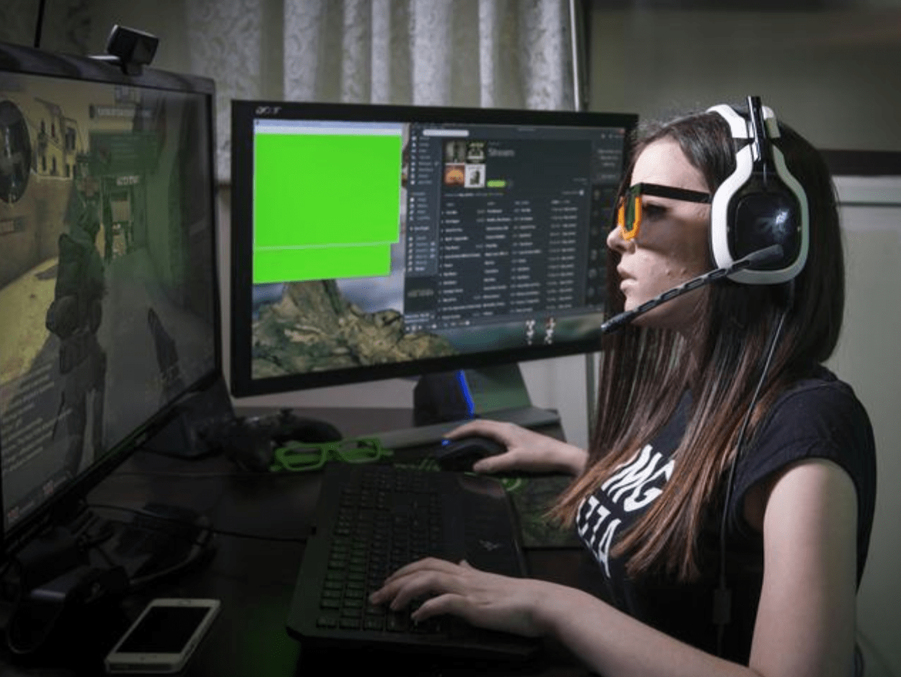 Gaming dating. Старый геймер. Приложение для геймеров. Азиатка геймер. Приложение для геймеров для монтажа.