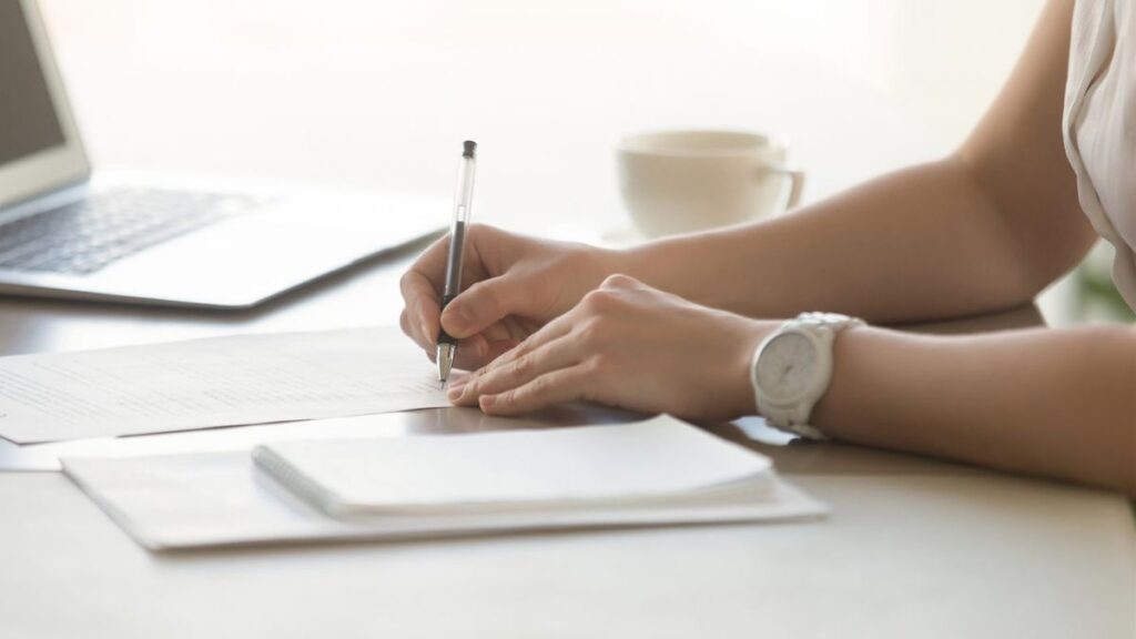 What do online writing sites offer, and why do students seek their help?