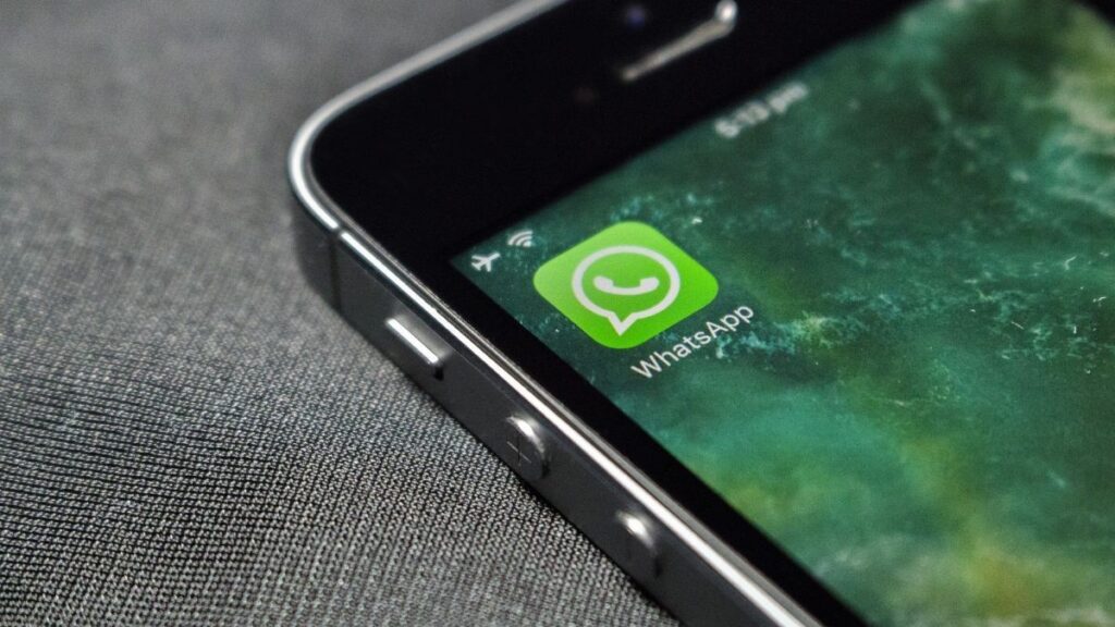 Transfer WhatsApp Chat History From Android to iPhone