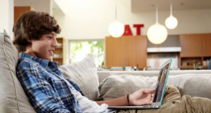 4 Advantages of Streaming Movies Online