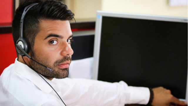 Guide To Choosing A Suitable Cloud-Based Phone System For Your Business 01 Guide To Choosing A Suitable Cloud-Based Phone System For Your Business