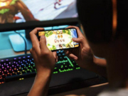 Playing Games on a Computer vs a Smartphone