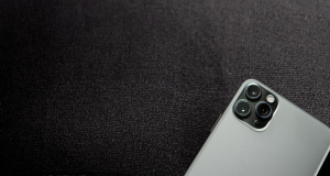 Advantages of Smartphone Skins Over Cases