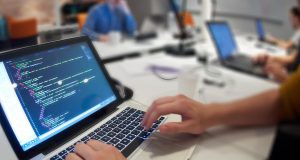 Reasons to Hire a Software Developer Online