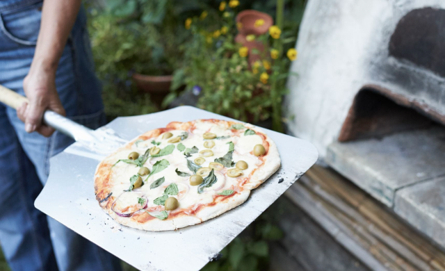 Easy Tips for Cleaning an Outdoor Pizza Oven