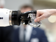 4 Reasons Businesses Should Embrace Machine Learning 4 Reasons Businesses Should Embrace Machine Learning