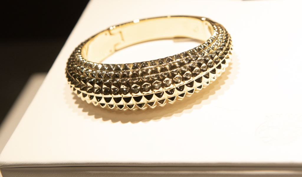 How Digital Technology is Influencing the Jewelry Industry—3 Things to Pay Attention to If You’re a Jewelry Business Owner