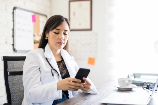 Ultimate Guide to HIPAA-Compliant texting and SMS