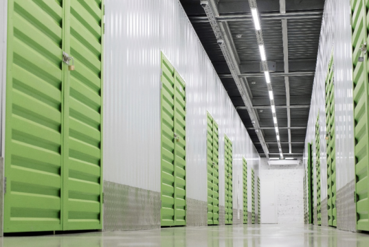 Types of gates used in warehouse halls
