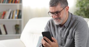 Connected Care Enhancing Communication Through Caregiver Mobile Apps
