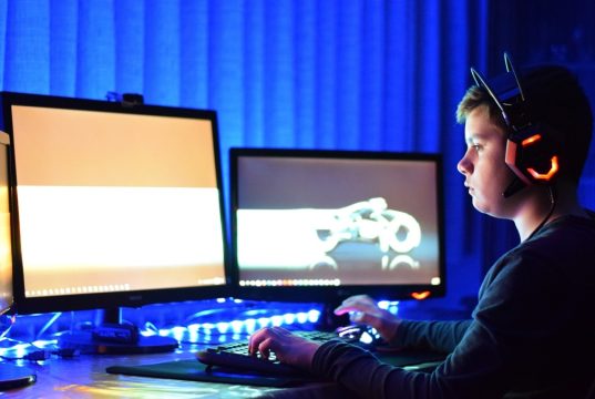 Gaming on the Go Must-Have Accessories for Mobile Gamers