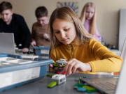 Implementing STEAM Education: Integrating Arts and Sciences for Holistic Learning Implementing STEAM Education Integrating Arts and Sciences for Holistic Learning