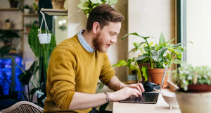 A Comprehensive Guide to Choosing the Right Freelancing Platform (2024)