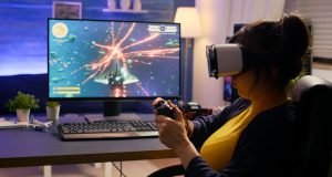 4 Best Side Activities When Playing Online Games
