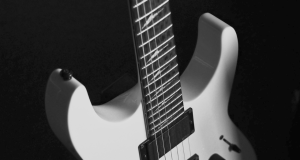 Electric guitar