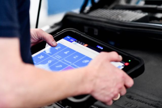 Smart Tech for Efficient Auto Shop Management Smart Tech for Efficient Auto Shop Management